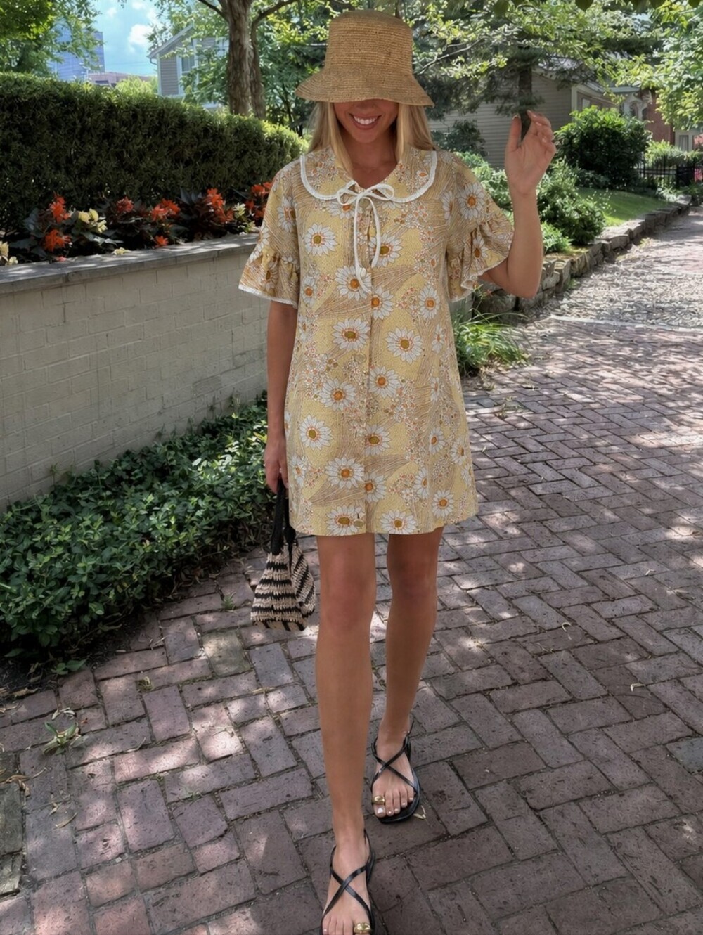 70s Floral Mini Slip Dress Size Medium Boho Peter Pan Collar (s)